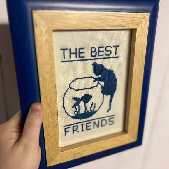 Vintage Cross Stitch Embroidery Cat and Fish “Best Friends” in Blue Wood Frame - Picture 2 of 3